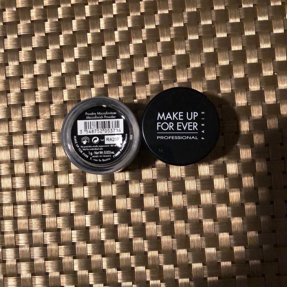 2 make up forever microfinish powder